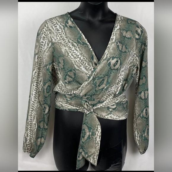 Fashion Nova Woman 3XL Reptile Print Wrap Tie Long Sleeve Blouse Top - Picture 1 of 5